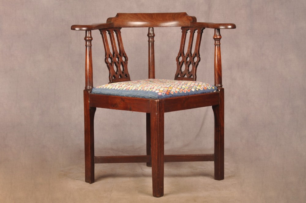 Nice Quality 18th Century Mahogany Desk Chair View II