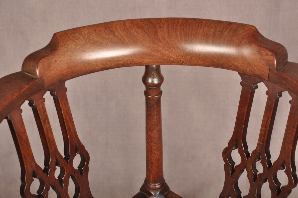 Nice Quality 18th Century Mahogany Desk Chair View VII