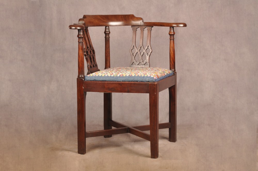 Nice Quality 18th Century Mahogany Desk Chair View XI