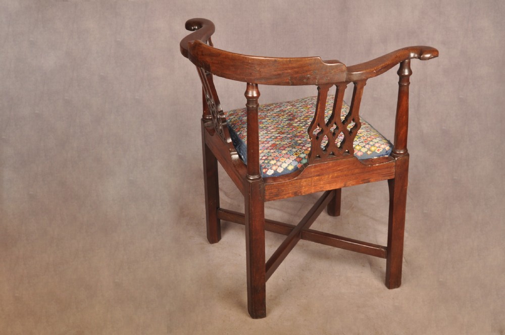 Nice Quality 18th Century Mahogany Desk Chair View XII