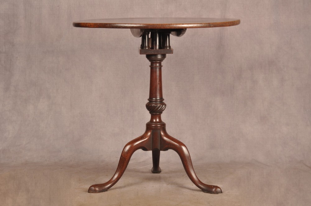 Fine 18th Century Mahogany Tripod Table