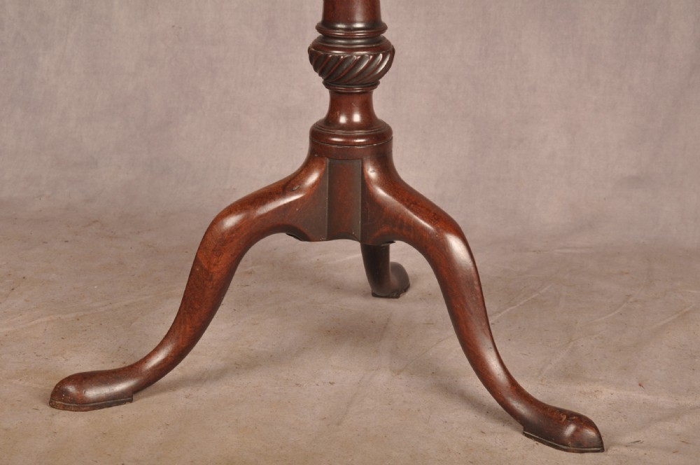 Fine 18th Century Mahogany Tripod Table View IV