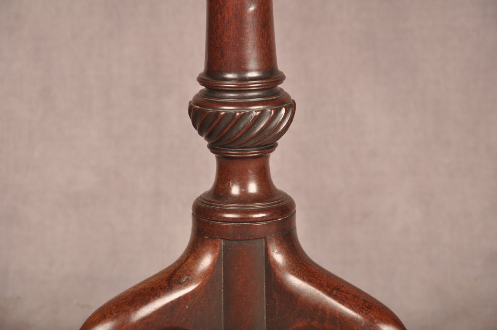 Fine 18th Century Mahogany Tripod Table View VI