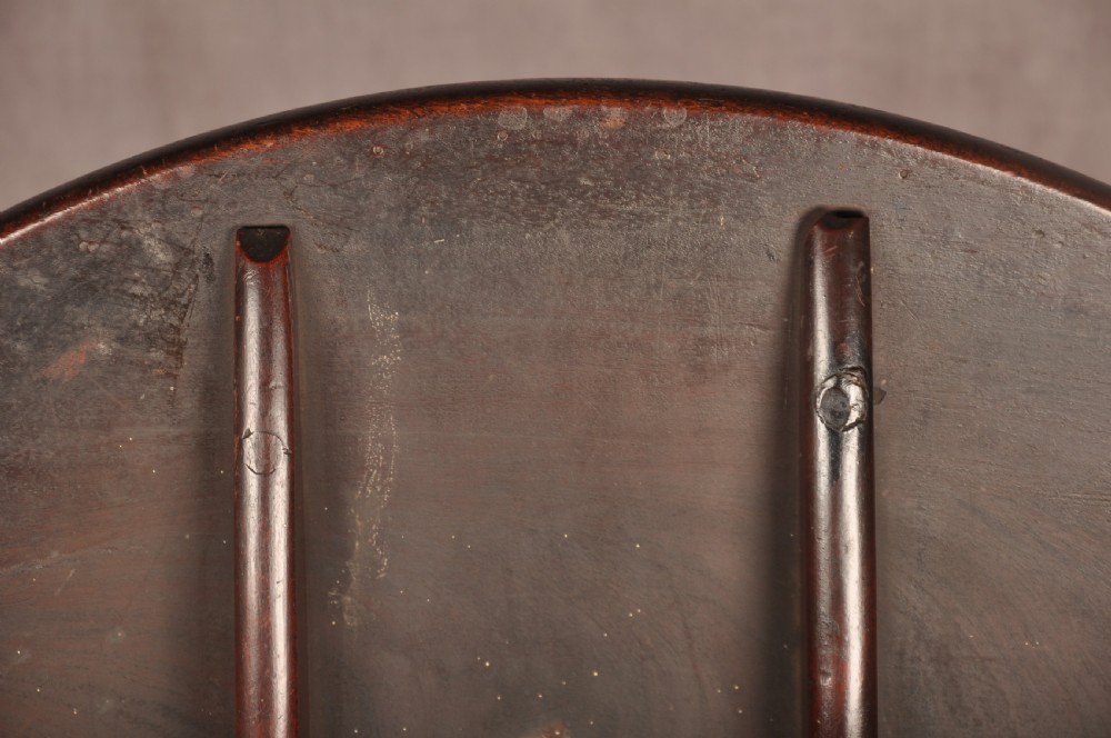 Fine 18th Century Mahogany Tripod Table View X