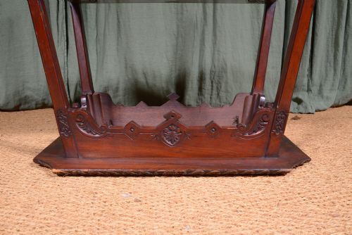 A VICTORIAN WALNUT SPLAY LEG OCCASIONAL TABLE WITH CHIP CARVED GOTHIC DECORATION C1870 - ADDITIONAL PHOTO 7