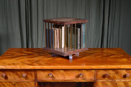 A SMALL EDWARDIAN OAK AND BRASS TABLETOP REVOLVING BOOKCASE C1905 - ADDITIONAL PHOTO 2