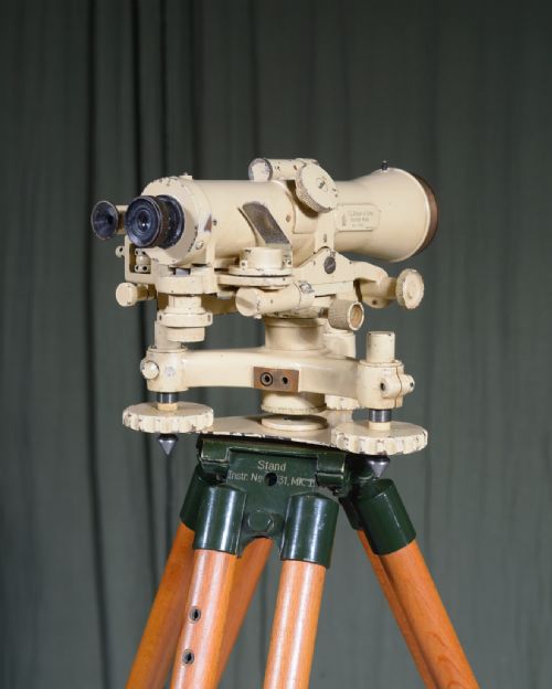 A BERGER SONS THEODOLITE MOUNTED ON A BRITISH MILITARY TRIPOD C1940'S - ADDITIONAL PHOTO 1