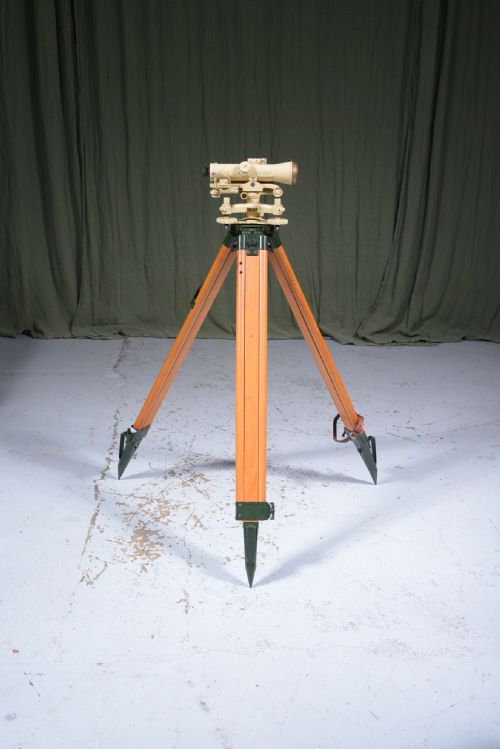 A BERGER SONS THEODOLITE MOUNTED ON A BRITISH MILITARY TRIPOD C1940'S - ADDITIONAL PHOTO 5
