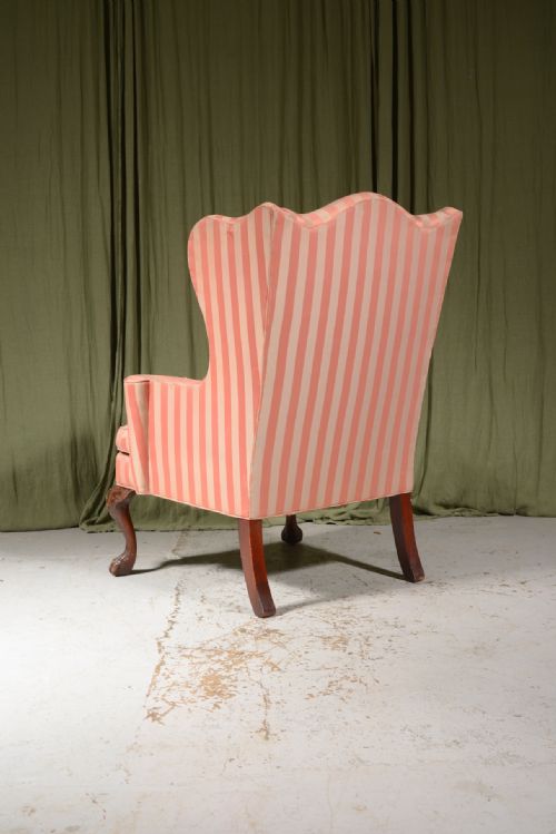 A GEORGE II STYLE WINGBACK ARMCHAIR C1910 - ADDITIONAL PHOTO 4