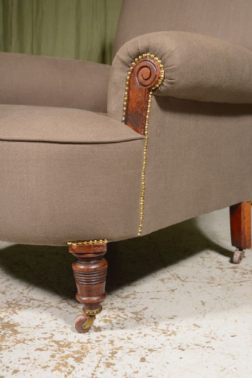 A VICTORIAN WALNUT EASY ARMCHAIR IN GREY HERRINGBONE UPHOLSTERY C1890 - ADDITIONAL PHOTO 3
