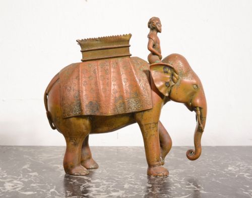 AN INDIAN BRONZE SCULPTURE OF AN ELEPHANT AND MAHOUT C18401860 - ADDITIONAL PHOTO 2