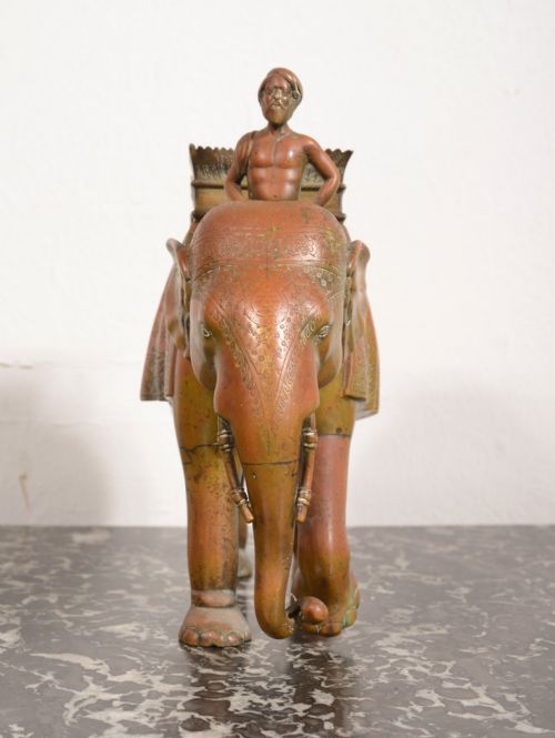AN INDIAN BRONZE SCULPTURE OF AN ELEPHANT AND MAHOUT C18401860 - ADDITIONAL PHOTO 4