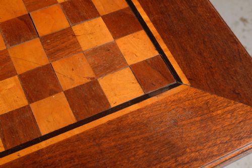 AN AESTHETIC MOVEMENT MAHOGANY AND SATINWOOD CHESS TABLE C1870 - ADDITIONAL PHOTO 5