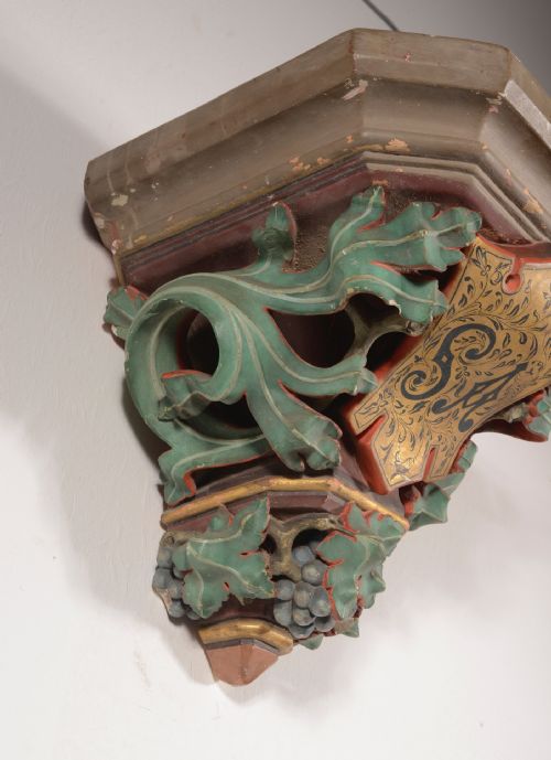 A 19TH CENTURY PAINTED PLASTER CORBEL OR WALL BRACKET WITH GILT ARMORIAL 'SA' C1860 - ADDITIONAL PHOTO 2