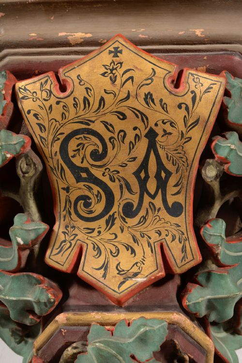 A 19TH CENTURY PAINTED PLASTER CORBEL OR WALL BRACKET WITH GILT ARMORIAL 'SA' C1860 - ADDITIONAL PHOTO 4