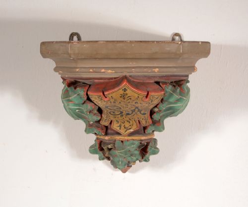 A 19TH CENTURY PAINTED PLASTER CORBEL OR WALL BRACKET WITH GILT ARMORIAL 'SA' C1860 - ADDITIONAL PHOTO 5