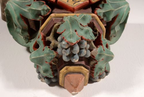 A 19TH CENTURY PAINTED PLASTER CORBEL OR WALL BRACKET WITH GILT ARMORIAL 'SA' C1860 - ADDITIONAL PHOTO 8
