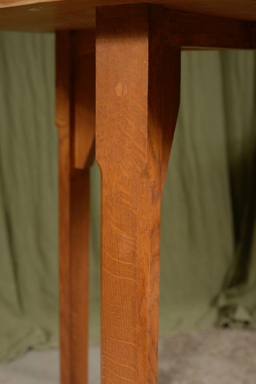 A COTSWOLD SCHOOL LIGHT OAK OCCASIONAL TABLE C1920 - ADDITIONAL PHOTO 1