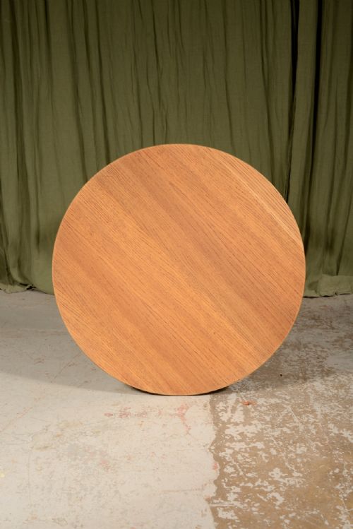 A COTSWOLD SCHOOL LIGHT OAK OCCASIONAL TABLE C1920 - ADDITIONAL PHOTO 2