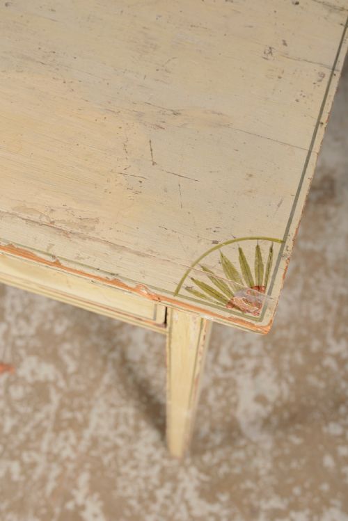 AN EARLY VICTORIAN PAINTED PINE SIDE TABLE C1840 - ADDITIONAL PHOTO 3