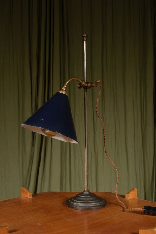 A FRENCH ADJUSTABLE RISE AND FALL DESK LAMP C1910 - ADDITIONAL PHOTO 1