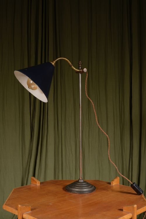 A FRENCH ADJUSTABLE RISE AND FALL DESK LAMP C1910 - ADDITIONAL PHOTO 2