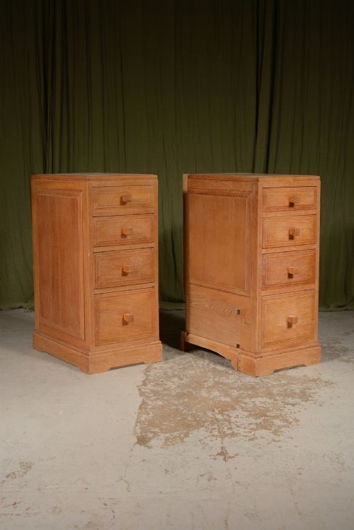 A PAIR OF LIGHT OAK BEDSIDE TABLES CHESTS BY BRYNMAWR FURNITURE CO WALES C1920 - ADDITIONAL PHOTO 4