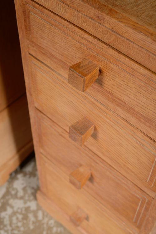 A PAIR OF LIGHT OAK BEDSIDE TABLES CHESTS BY BRYNMAWR FURNITURE CO WALES C1920 - ADDITIONAL PHOTO 12