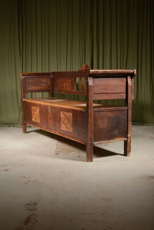 A FOLK ART PAINTED PINE MARRIAGE BENCH C1900 - ADDITIONAL PHOTO 3