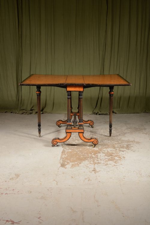A VICTORIAN AMBOYNA DROP LEAF COFFEE TABLE C1860 - ADDITIONAL PHOTO 2