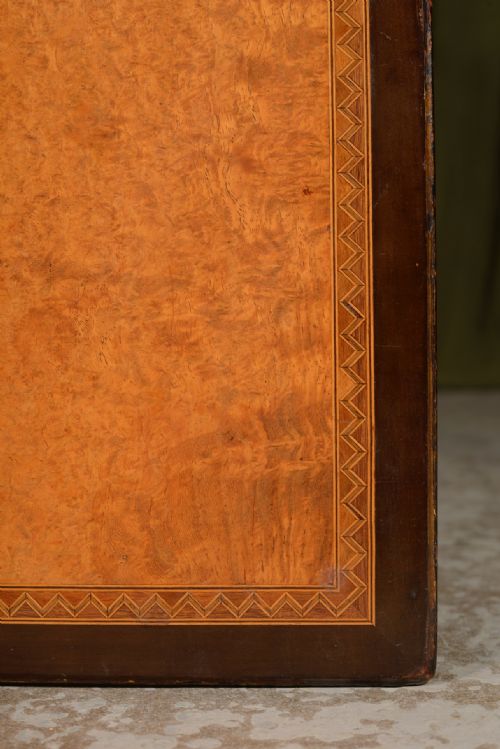 A VICTORIAN AMBOYNA DROP LEAF COFFEE TABLE C1860 - ADDITIONAL PHOTO 11