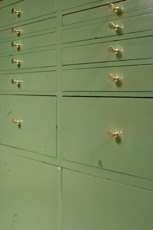 AN EDWARDIAN GREEN PAINTED DENTISTRY CHEST CABINET C1905 - ADDITIONAL PHOTO 8
