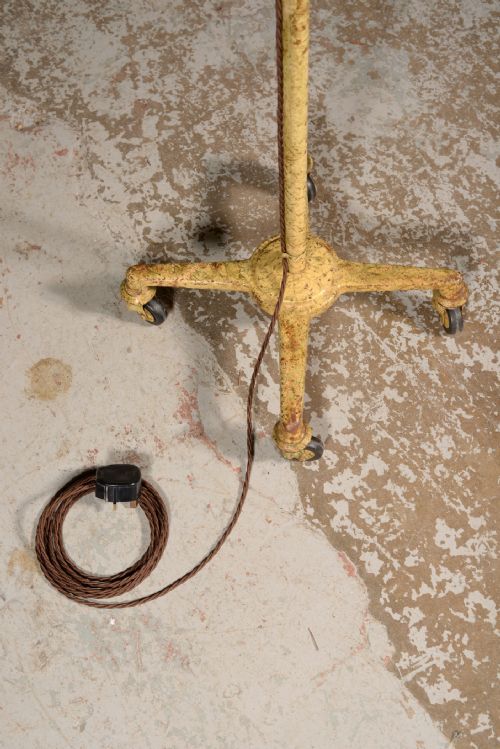 A HERBERT TERRY 1209 ANGLEPOISE TROLLEY FLOOR LAMP IN ORIGINAL SCUMBLE PAINT C1935 - ADDITIONAL PHOTO 6