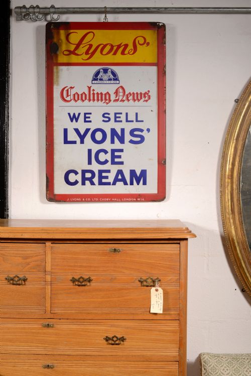 A LYONS' ICE CREAM ENAMEL ADVERTISING SIGN C1920 - ADDITIONAL PHOTO 1