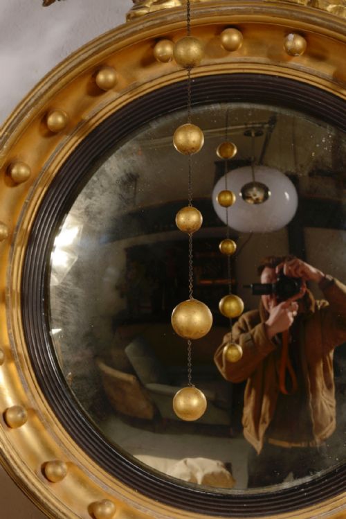 A LARGE REGENCY GILT CONVEX MIRROR WITH EAGLE SURMOUNT C1825 - ADDITIONAL PHOTO 1
