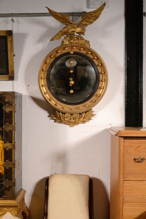 A LARGE REGENCY GILT CONVEX MIRROR WITH EAGLE SURMOUNT C1825 - ADDITIONAL PHOTO 2