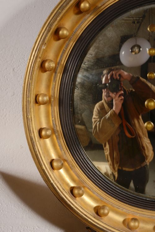 A LARGE REGENCY GILT CONVEX MIRROR WITH EAGLE SURMOUNT C1825 - ADDITIONAL PHOTO 7