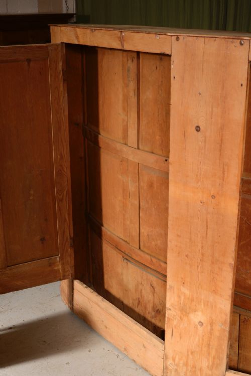 A LARGE VICTORIAN PINE BACON TAVERN SETTLE C1860 - ADDITIONAL PHOTO 14