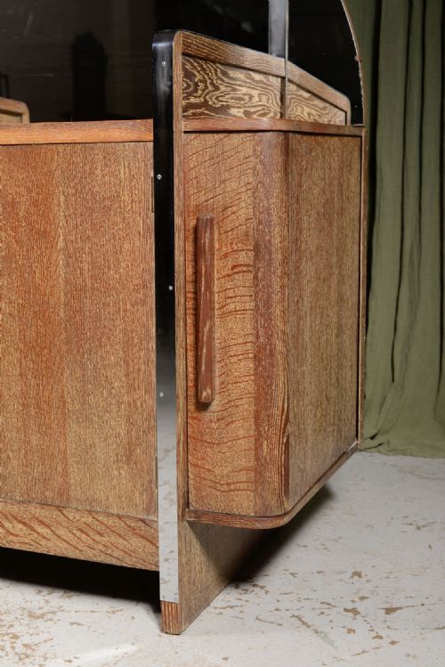 AN ART DECO LIMED OAK COCKTAIL CABINET C1930 - ADDITIONAL PHOTO 9