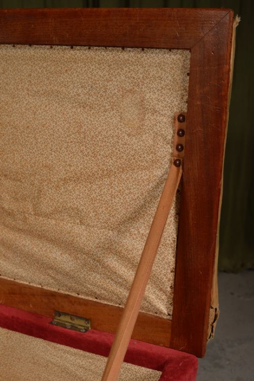 AN VICTORIAN UPHOLSTERED BOX OTTOMAN FOOT STOOL C1880 - ADDITIONAL PHOTO 6