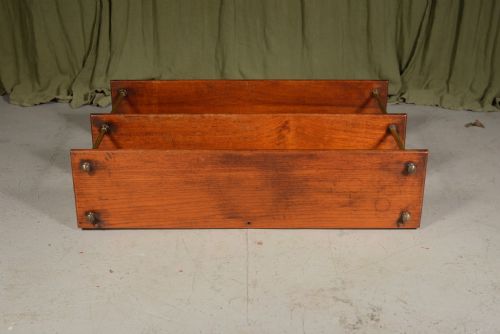 VICTORIAN TEAK AND GILT BRASS CAMPAIGN SHELVES ATTRIBUTED TO ARMY NAVY CSL C1880 - ADDITIONAL PHOTO 7