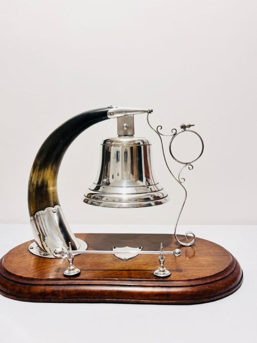 ANTIQUE SILVER PLATED DINNER BELL WITH COW HORN MOUNTED ON AN OAK BASE C1880 - ADDITIONAL PHOTO 1