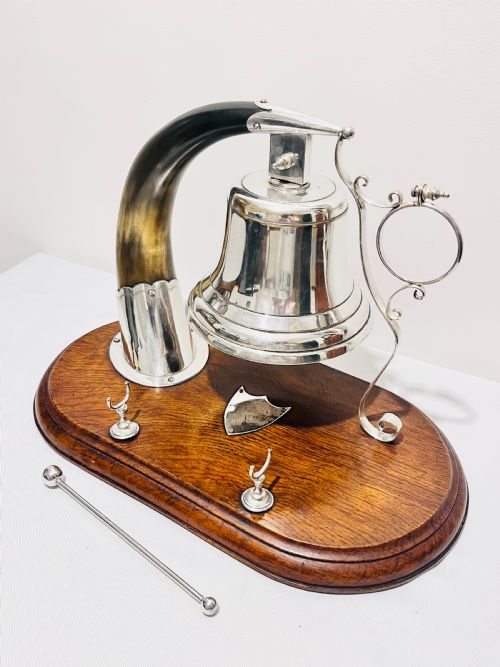 ANTIQUE SILVER PLATED DINNER BELL WITH COW HORN MOUNTED ON AN OAK BASE C1880 - ADDITIONAL PHOTO 2