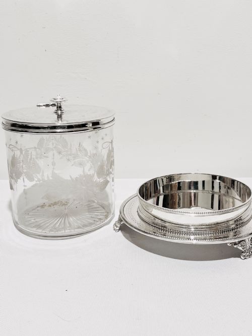 SMART ANTIQUE BISCUIT BOX BY MAPPIN WEBB C1880 - ADDITIONAL PHOTO 4