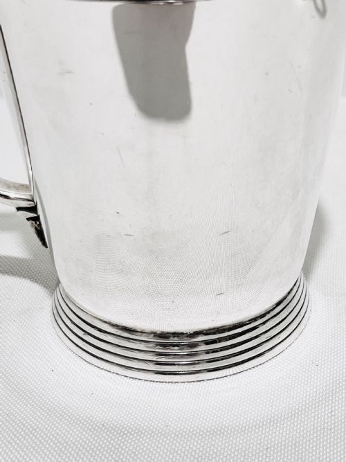 A HANDSOME PAIR OF TANKARDS DESIGNED BY KEITH MURRAY FOR MAPPIN WEBB C1930 - ADDITIONAL PHOTO 9
