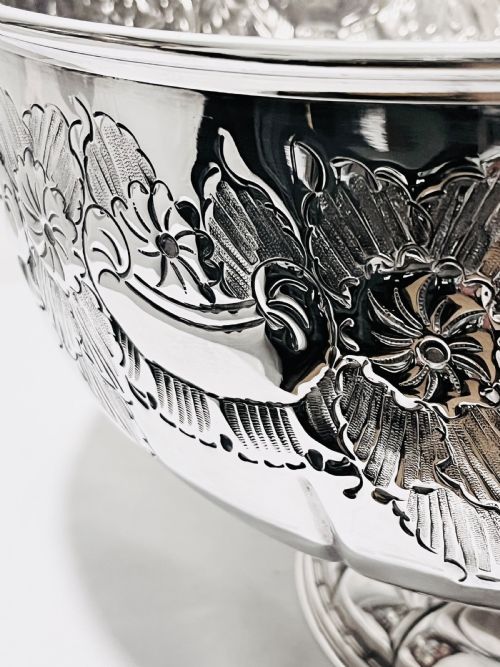 LARGE VINTAGE SILVER PLATED PUNCH BOWL C1940 BY VINERS OF SHEFFIELD - ADDITIONAL PHOTO 4