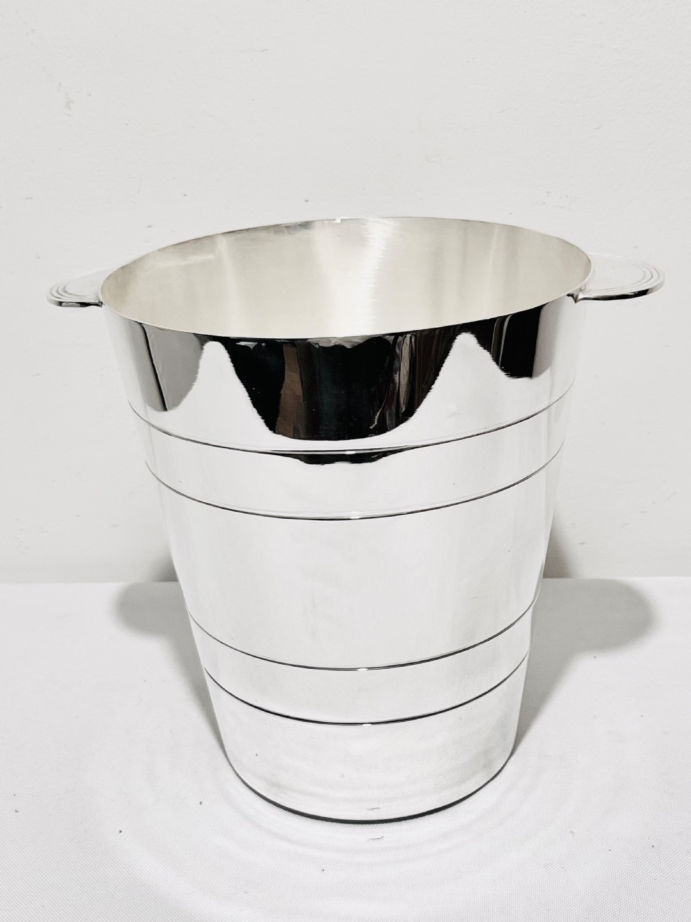 Antique silver plated champagne buck or wine cooler by Elkington & Co c1920