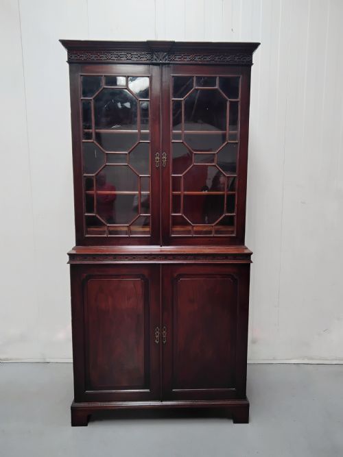 Fine Chippendale period GEO III mahogany bookcase 