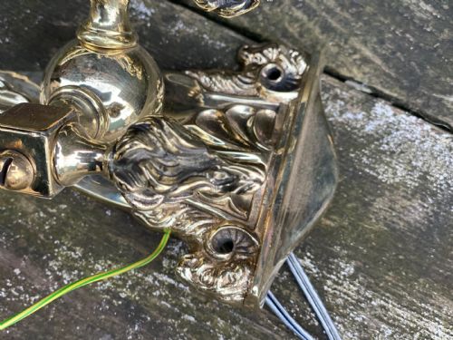SET OF FOUR EDWARDIAN BRASS TWIN ARMED WALL LIGHTS - ADDITIONAL PHOTO 3