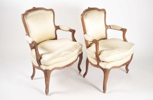 fig 1. Luis XV Pair of french fautiels armchairs in beech 